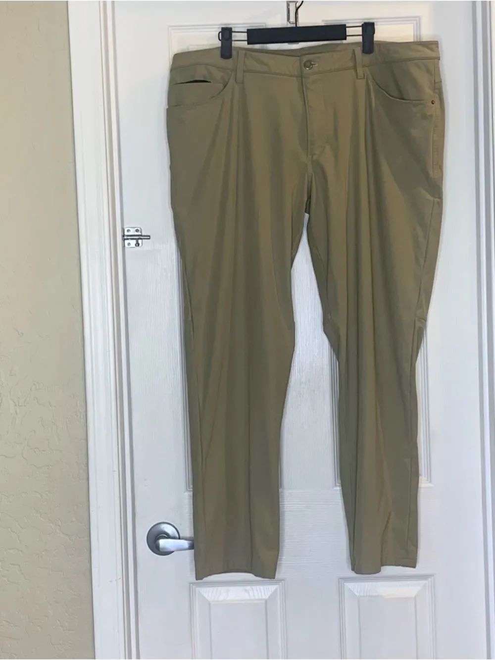 Lululemon ABC Pant Classic *32"
Artifact Size 40